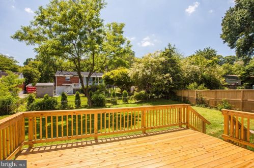 4706 Creek Shore Dr, Rockville MD  20852-2407 exterior