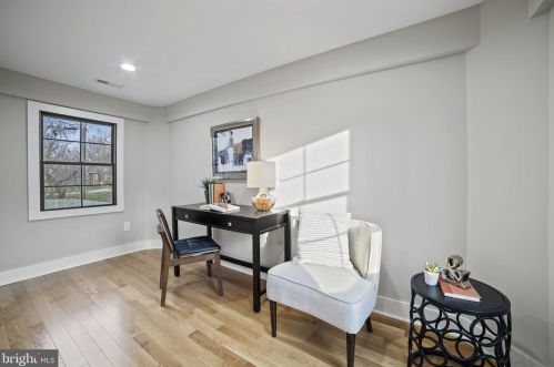 1505 Crestwood Dr, Alexandria VA  22302-2303 exterior