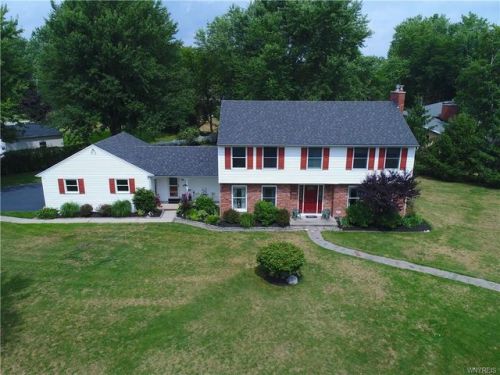 9220 Hunting Vly Rd, Clarence NY  14031-1553 exterior