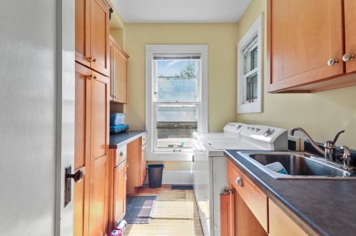 422 Baldwin St, Madison WI 53703-1746 exterior