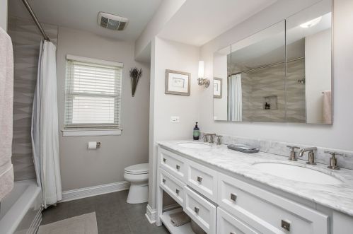 860 Linden Ave, Elmhurst IL 60126-5312 exterior