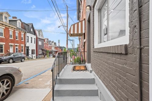 373 Main St, Pittsburgh PA  15201-1153 exterior