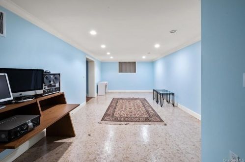 176 Douglas Pl, Mount Vernon NY 10552-1144 exterior