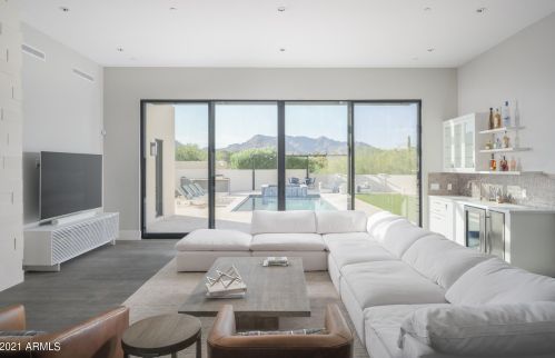 5833 46th Pl, Phoenix AZ  85018-1235 exterior