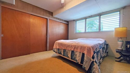 1116 Isenberg St, Honolulu HI 96826-2920 exterior