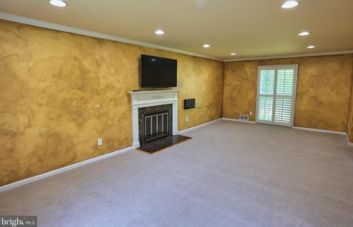 10902 Gainsborough Rd, Rockville MD  20854-2512 exterior