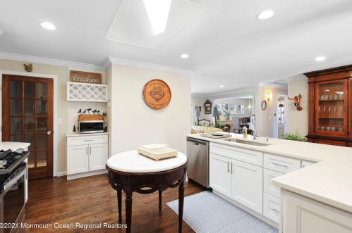 26 Iler Dr, Middletown NJ 07748-3322 exterior