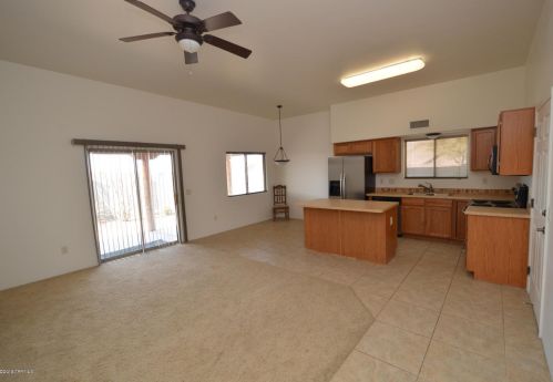 6493 Stadium Pkwy, Tucson AZ  85756-8471 exterior