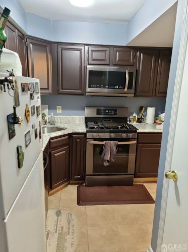 603 Jesse Way, Piscataway NJ  08854-6408 exterior