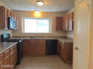 6118 Reeds Ferry Dr, Houston TX  77041-5825 exterior