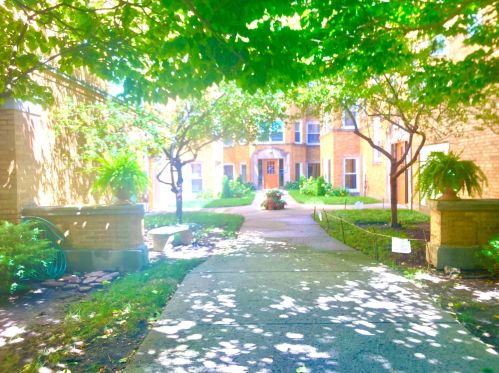 4913 Avers Ave, Chicago, IL 60625-6037