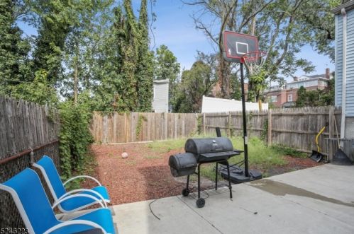 20 Grv Ter, Irvington NJ 07111-2722 exterior