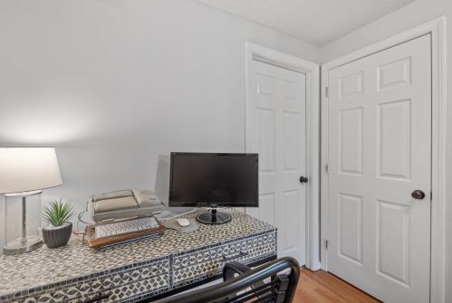 18 Great Fls Dr, Concord NH 03303-1594 exterior