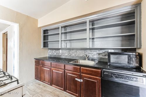 3755 Hampton St, Tucson AZ 85715-4288 exterior