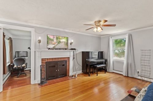 58 Farrar Ave, Worcester MA 01604-3219 exterior