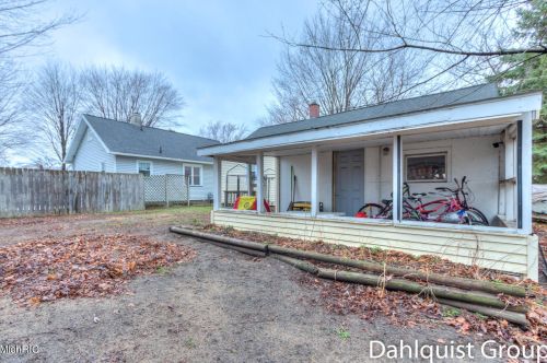 883 Post Rd, Meskegon MI 49441-4045 exterior