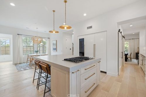 10464 Caribou Way, Tustin CA  92782-1470 exterior