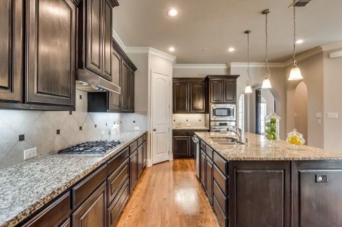 7027 Nueces Dr, Irving TX  75039-3340 exterior