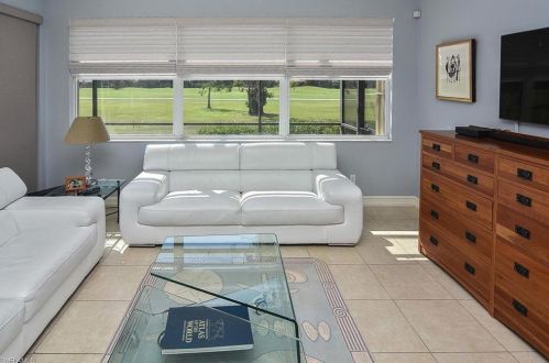 6044 Dogleg Dr, Naples FL 34113-1688 exterior