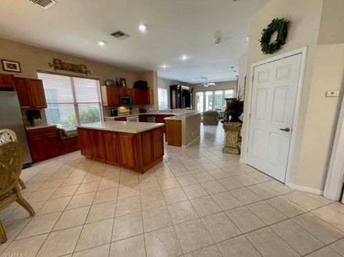 1822 Leamington Ln, Naples, FL 34109-1452