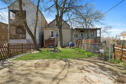 1811 Harding Ave, Chicago IL  60647-4613 exterior