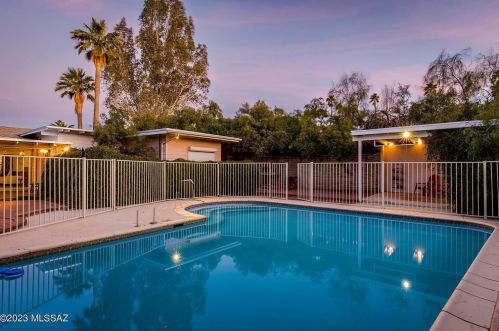 105 Camino Miramonte, Tucson, AZ 85716-4945