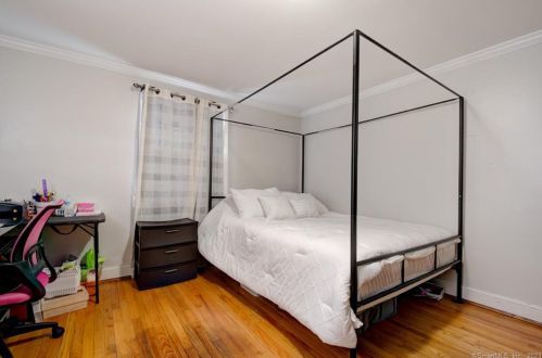 94 Hillcrest Ave, New Britain CT  06053-2539 exterior