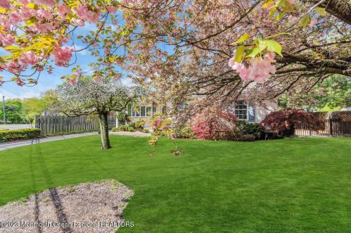 242 Hope Chapel Rd, Jackson Twp NJ  08527-5023 exterior