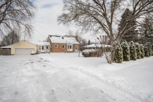 4100 Edgerton Ave, Milwaukee, WI 53221-3022