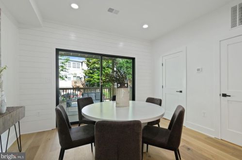 2410 37th St, Washington DC  20007-1835 exterior