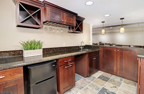 14 Marlin Dr, Whippany NJ exterior