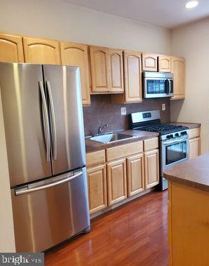 1736 Catharine St, Philadelphia PA  19146-1924 exterior