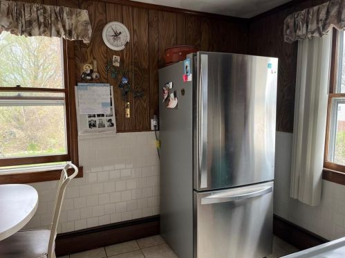 98 Hawkins St, Providence RI 02908-1713 exterior