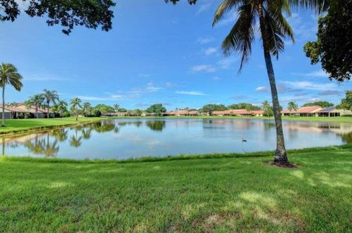 5655 Parkwalk Cir, Boynton Beach FL 33472-2314 exterior