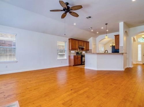 10137 Anahuac Trl, Austin TX 78747-2703 exterior