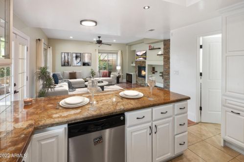 18412 44th Pl, Phoenix AZ 85050-6946 exterior