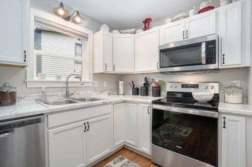 2140 Harding Ave, Meskegon MI 49441-1410 exterior