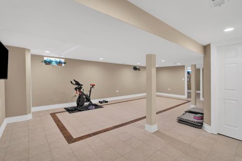 9152 Un Ave, Chicago IL 60609-5235 exterior