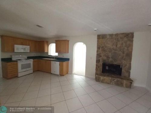 1662 Carillo Ave, Fort Pierce FL 34953-1745 exterior