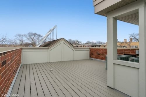 4612 Wolcott Ave, Chicago IL 60660-2316 exterior