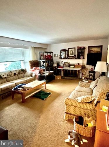 2105 Williamsburg Rd, Huntingdon Valley, PA 19006-6726