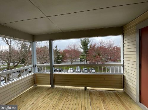 204 Salem Ct, Princeton NJ 08540-7038 exterior