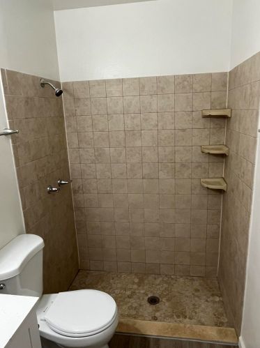 592 Whitmore Dr, Fort Pierce FL  34984-4570 exterior