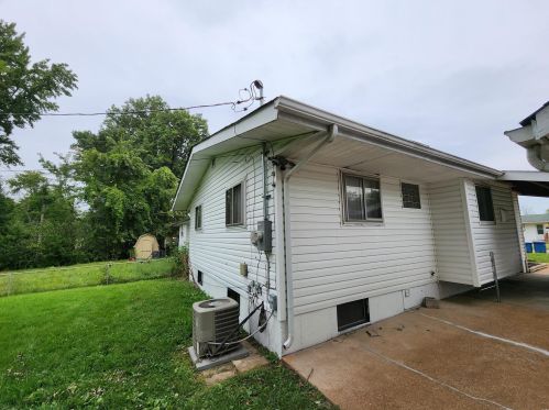 10405 Hobkirk Dr, Saint Louis MO 63137-3748 exterior