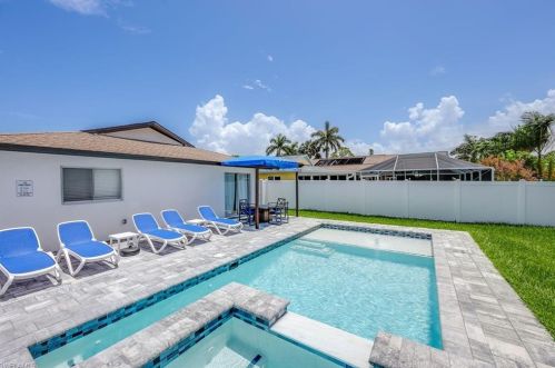 784 94 Ave, Naples FL 34108-2449 exterior