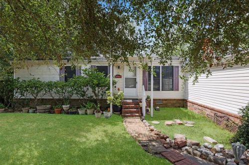 16384 Hill Country Dr, Conroe, TX 77302-5473