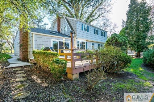 68 Monroe Ave, Edison NJ 08820-3724 exterior