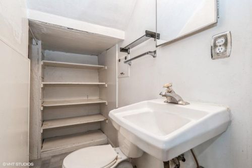 1451 72, Milwaukee WI 53214-4701 exterior