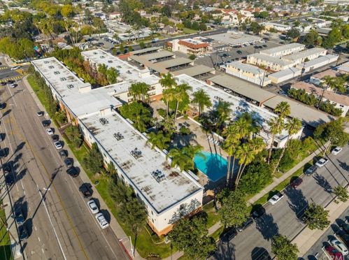 400 Acacia Ave, Fullerton CA  92831-4011 exterior