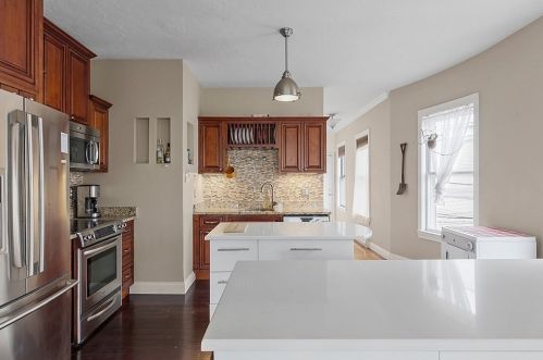 52 Providence St, Worcester, MA 01604-4255